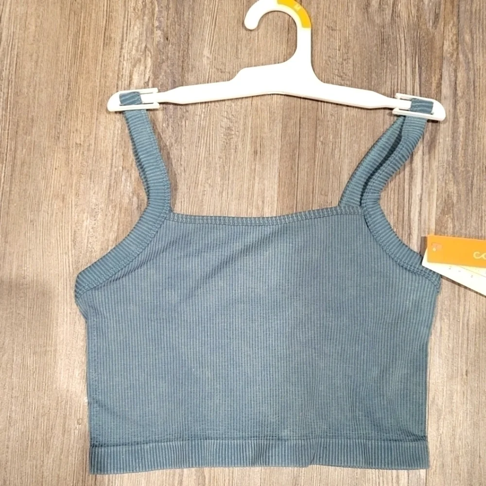 Green  Colsie Cropped Seamless Ribbed Bra Top Size: M𝅺 - Picture 2 of 5